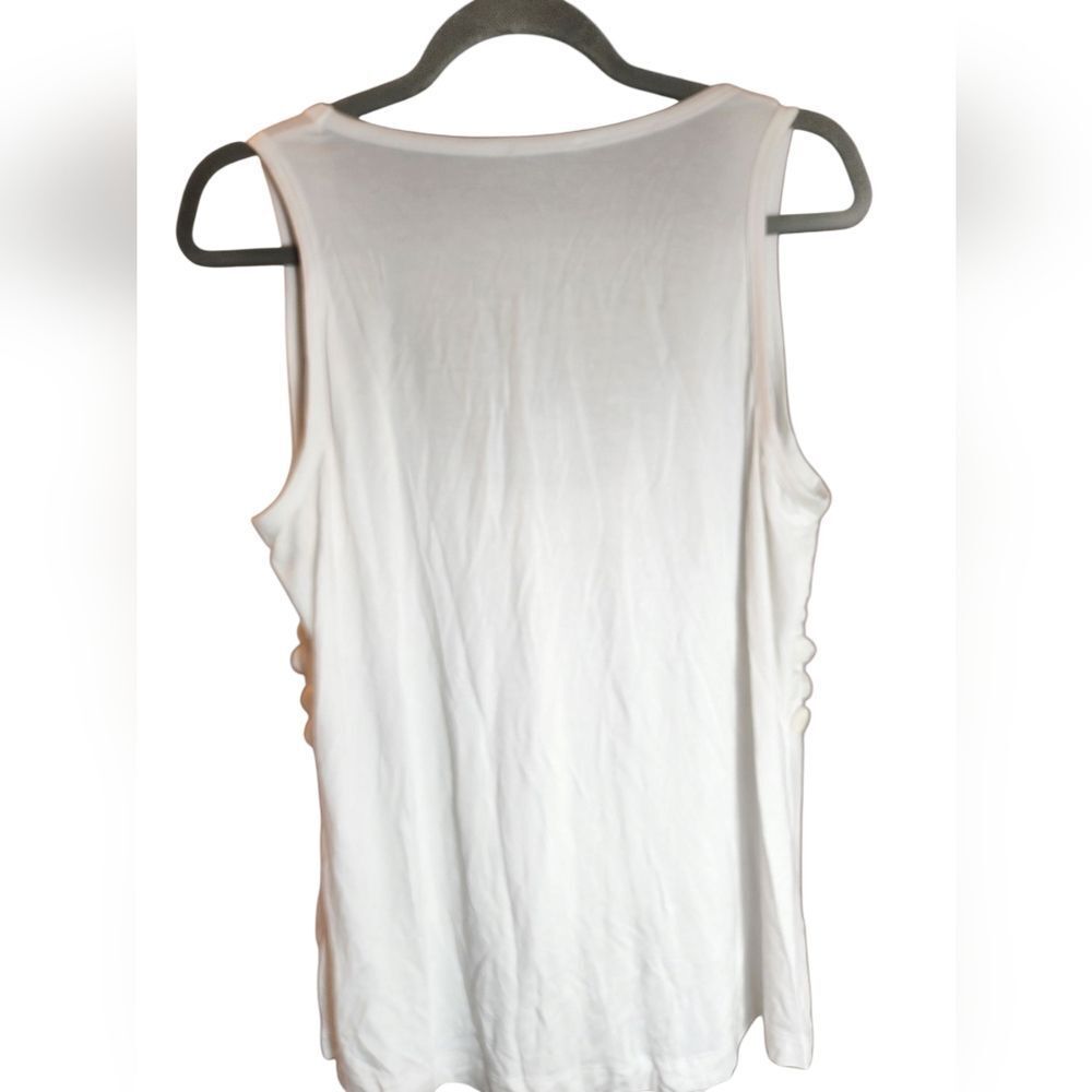 Escada  - Picture 4 of 8